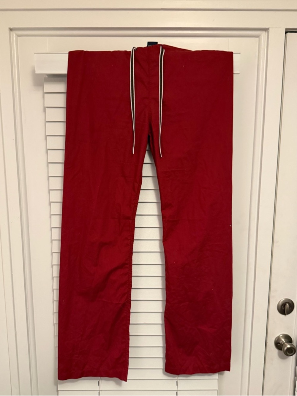 blue sky custom length scrub pants in crimson!! Size small 34” inseam.